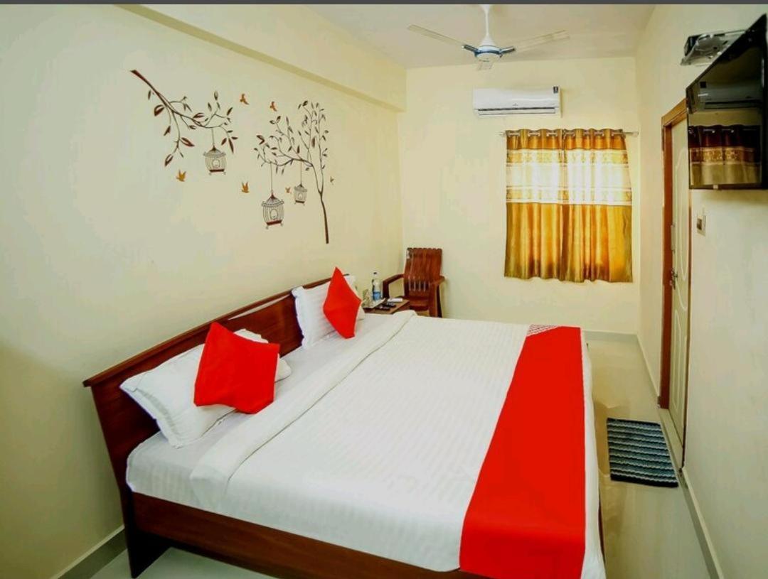 Nandas Grand Nellore Buitenkant foto