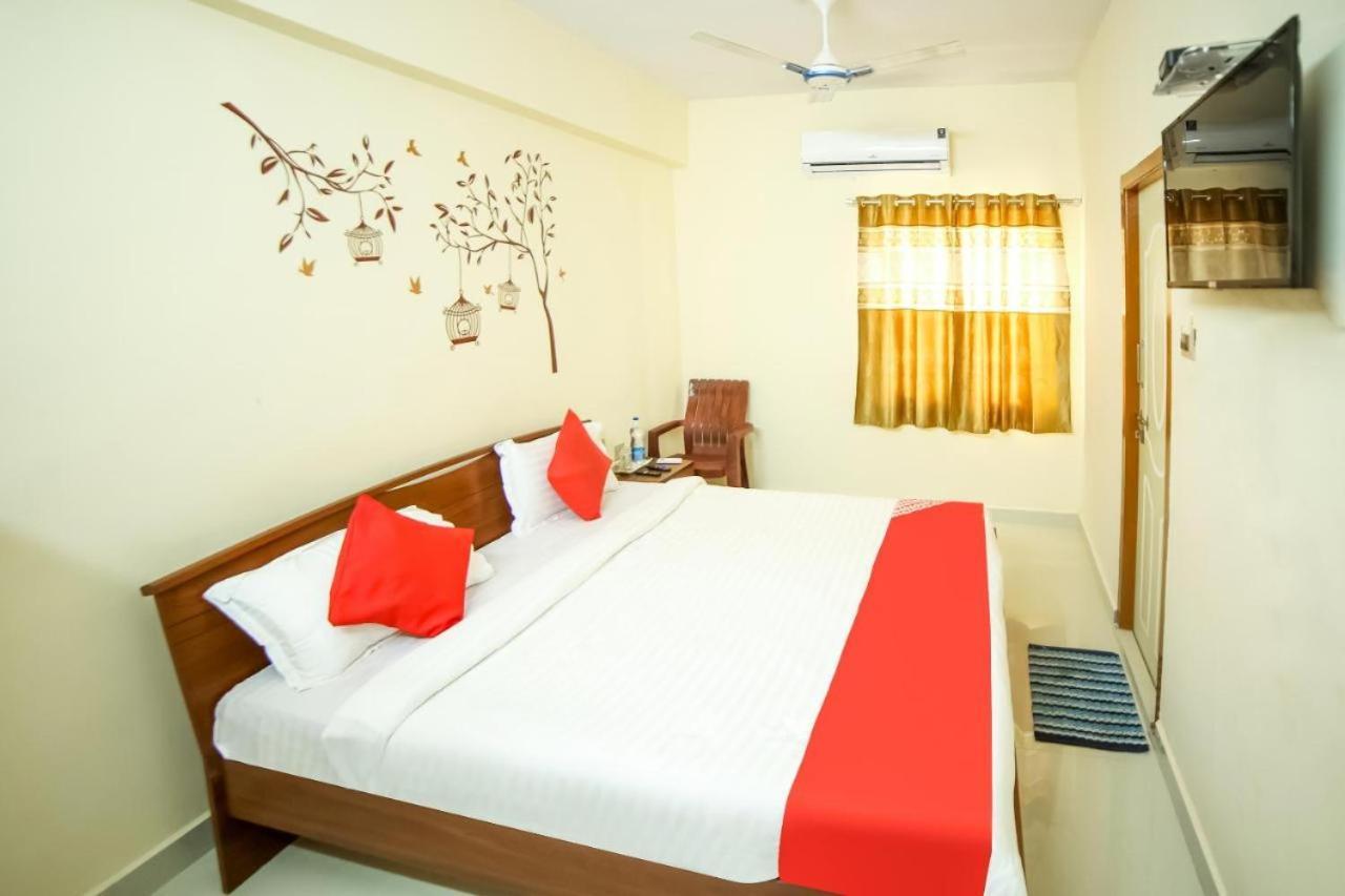 Nandas Grand Nellore Buitenkant foto