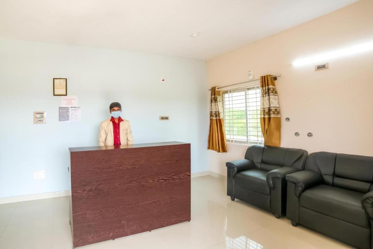 Nandas Grand Nellore Buitenkant foto